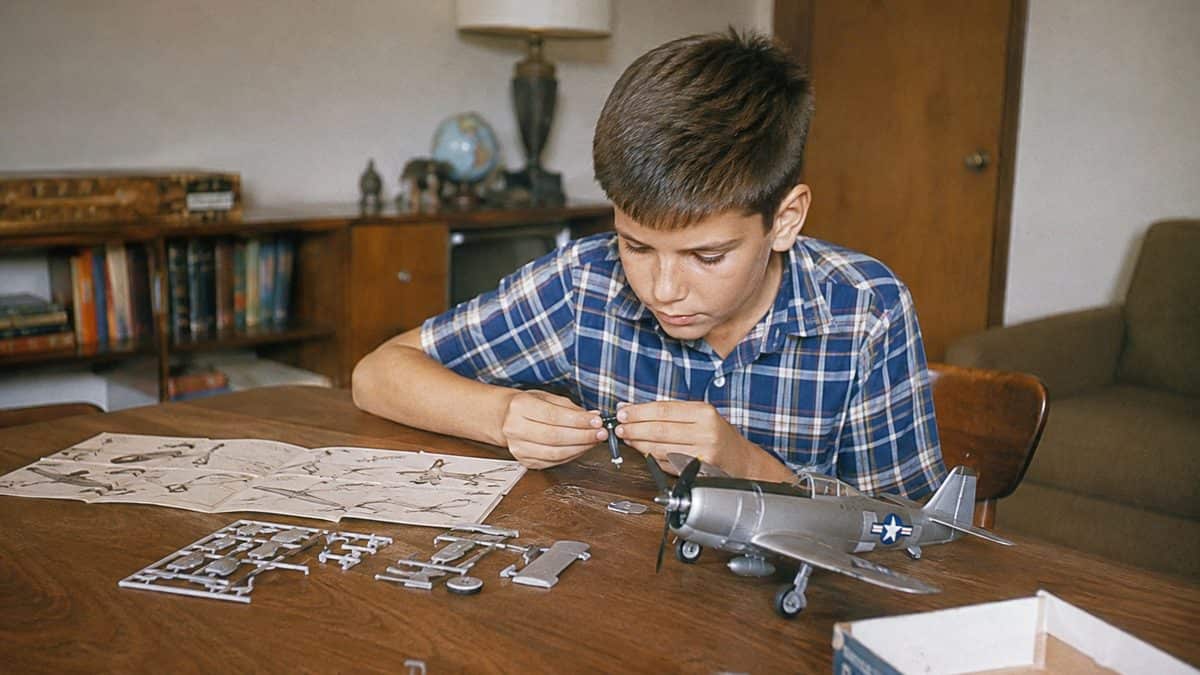Kids building models.