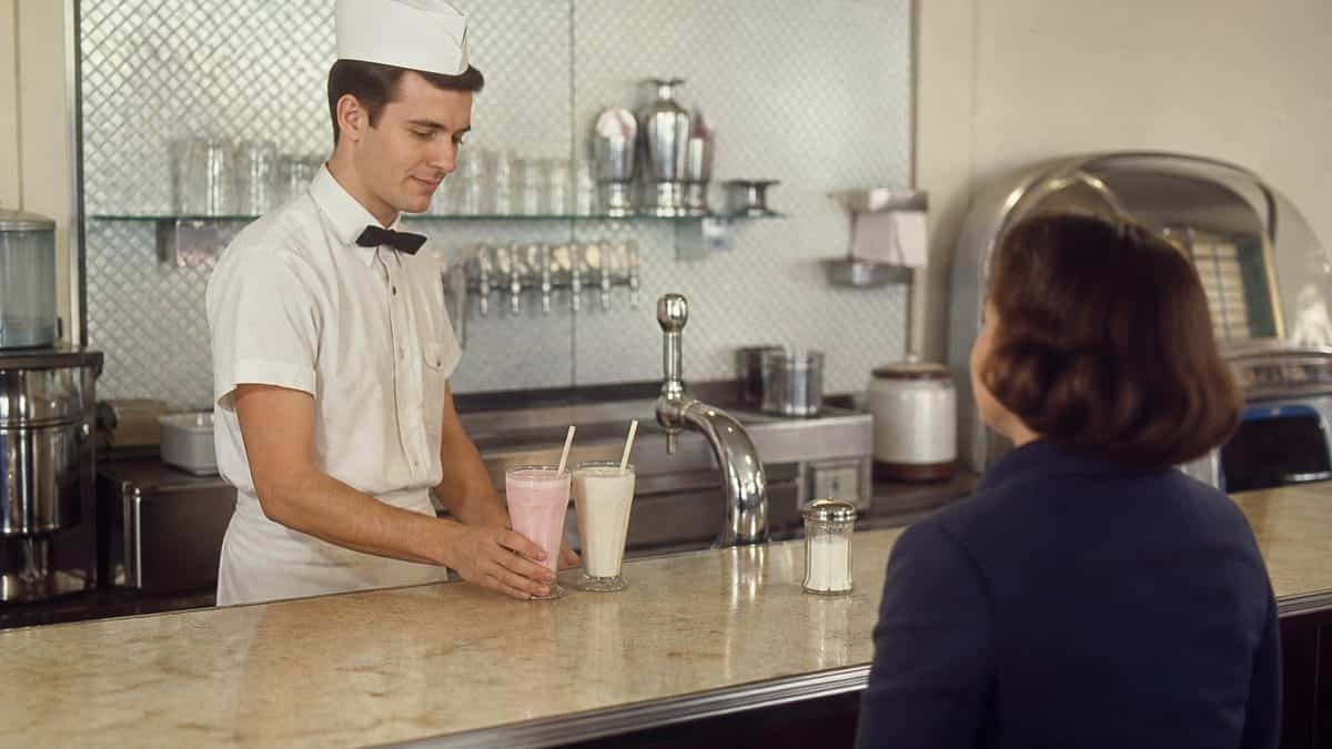 13 Jobs Every High School Kid Could Get That Don't Exist Anymore 3 Soda jerk serving drinks