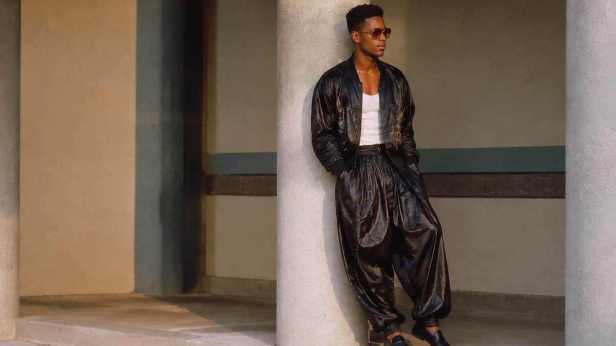 '80s Fashion Trends That Would Break the Internet Today 16 Authentic late 80s photo of shiny MC Hammer style parachute pants
