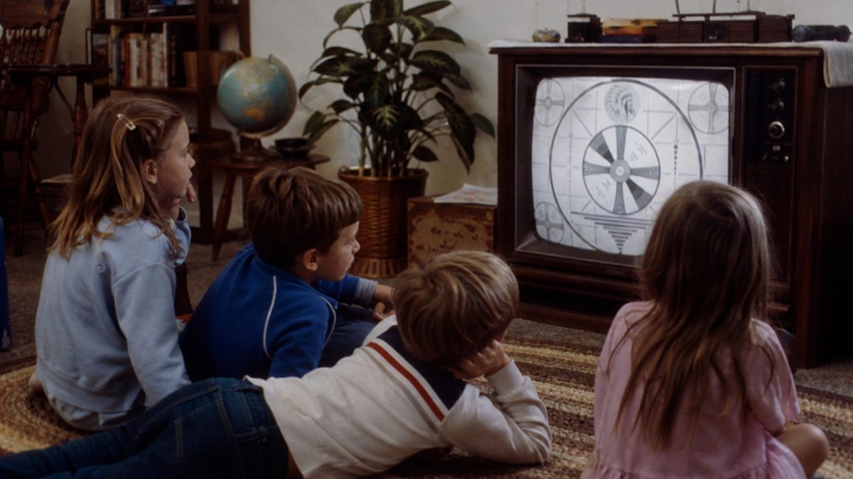 12 Things Every Saturday Morning Cartoon Kid Remembers 3 Television displaying a real test pattern