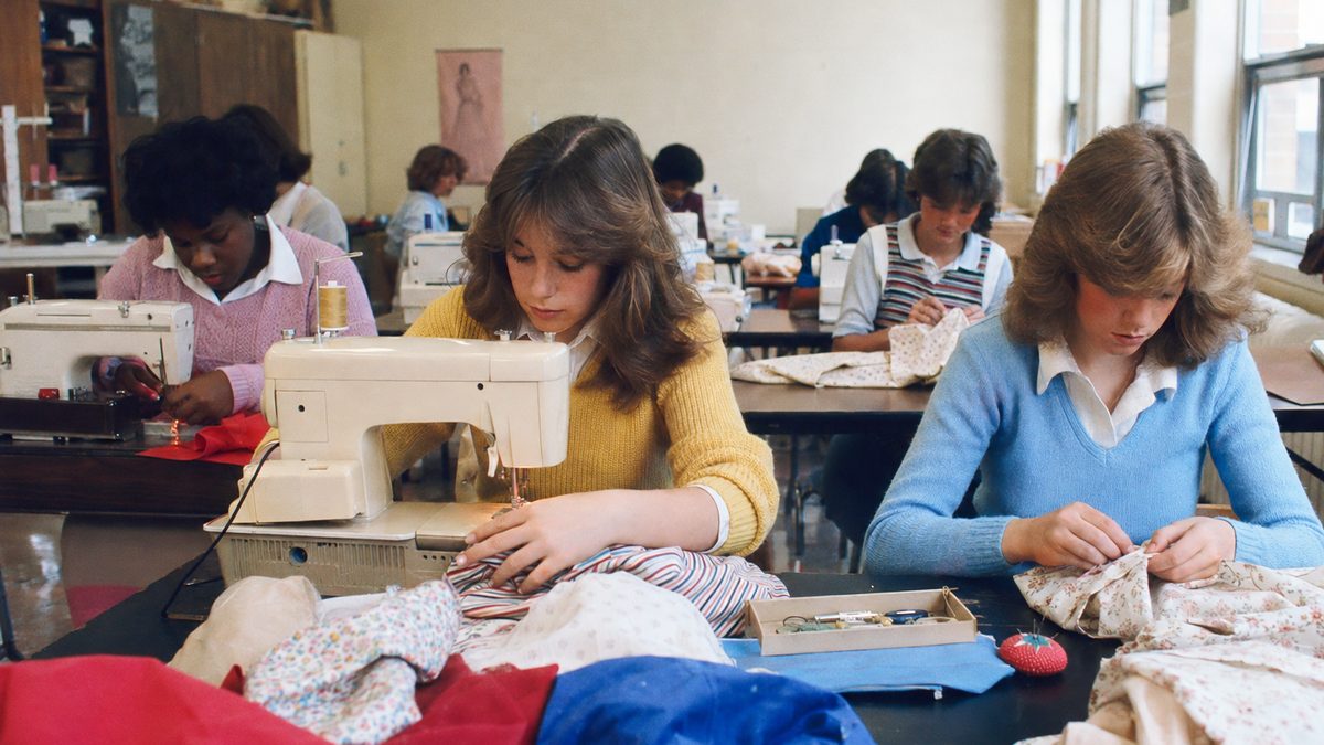 12 Required High School Classes That Disappeared 2 Home economics class with students sewing