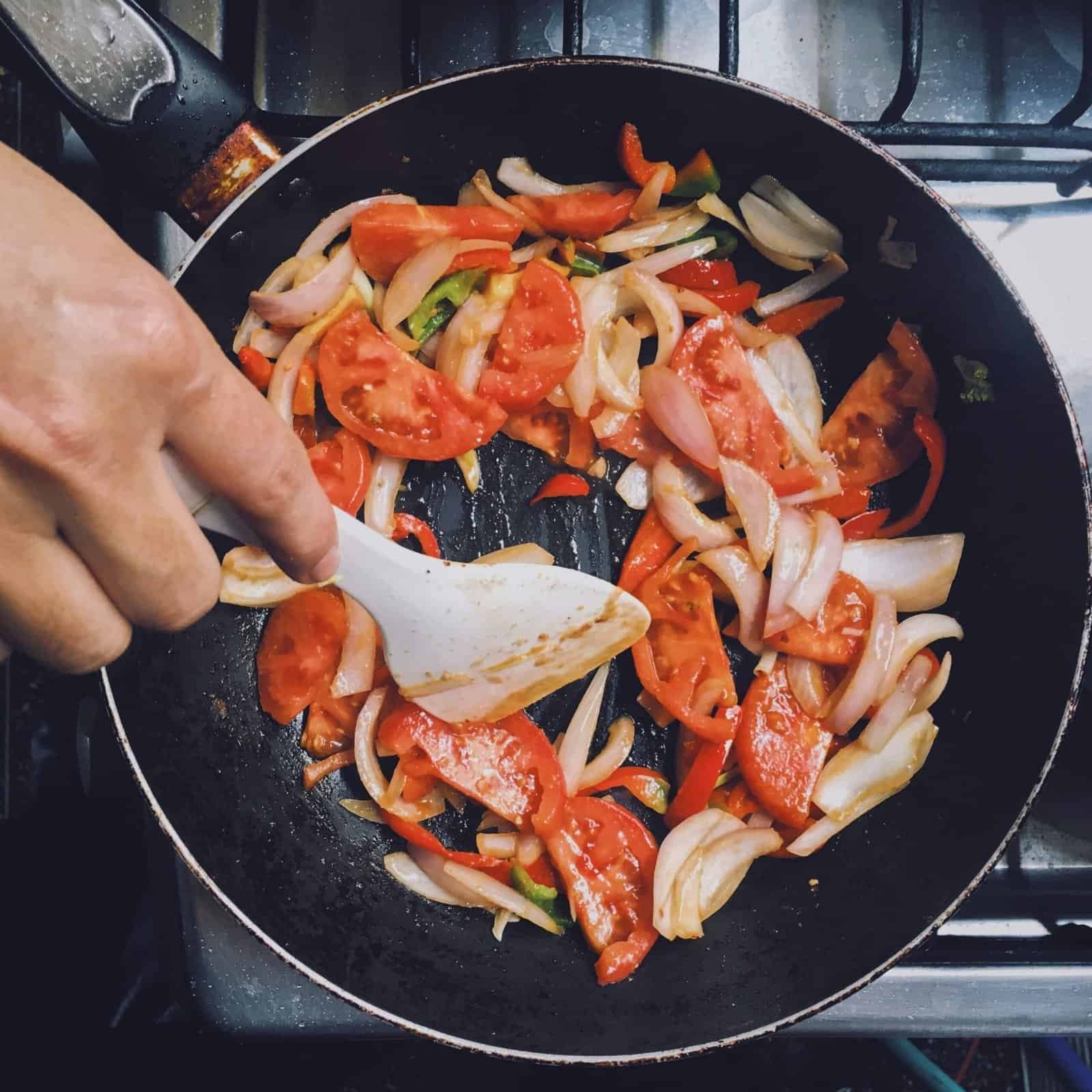 Best Nonstick Cookware Sets in 2026: 5 Complete Sets That Last Longer, Cook Better, and Won’t Peel After a Year