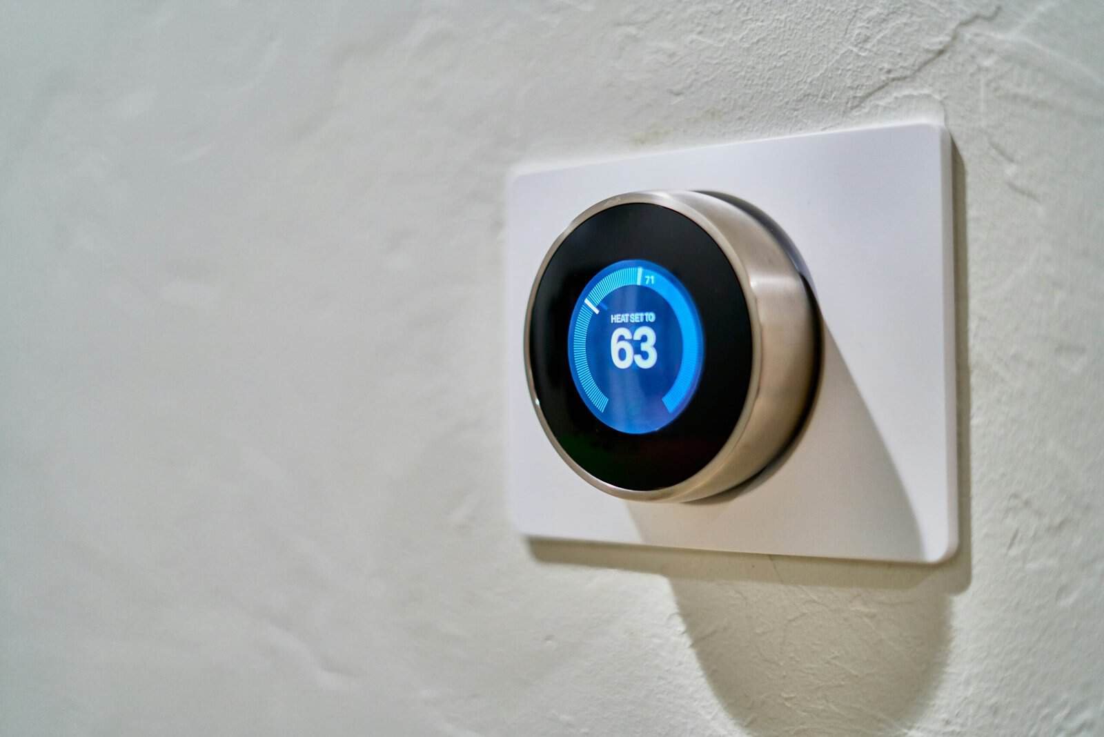 Best Smart Thermostats in 2026: 5 Picks That Cut Energy Bills and Learn Your Schedule