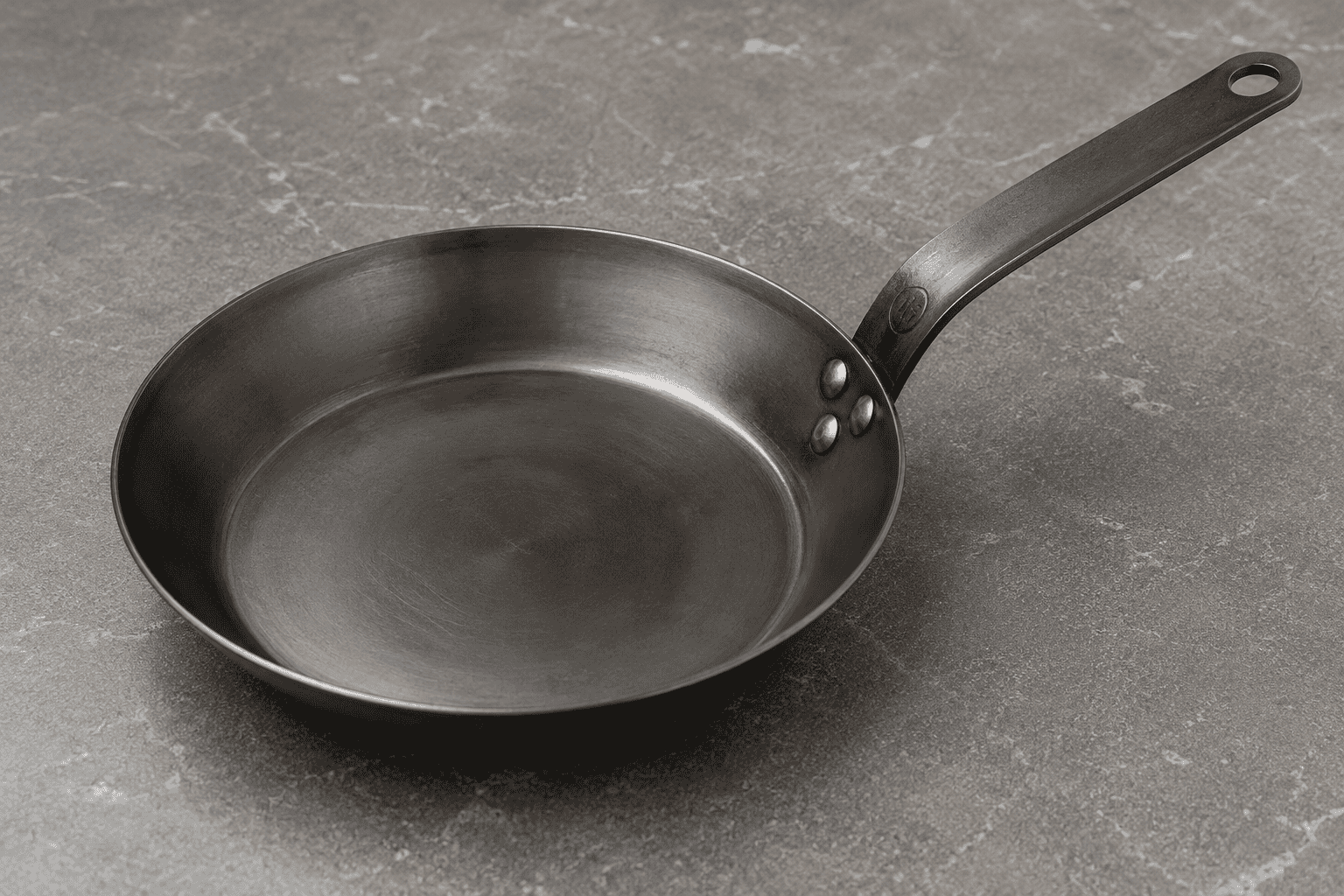 Best Carbon Steel Pans: A Guide to Professional Performance and Seasoning