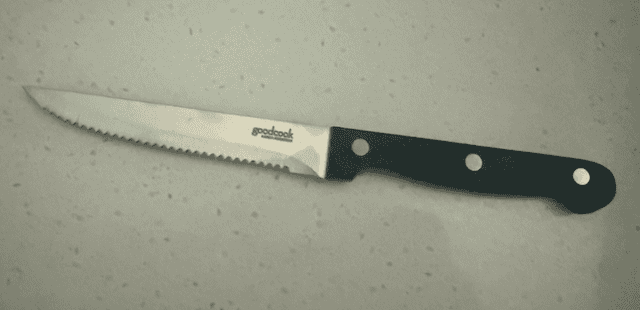 Best Steak Knives in 2026: Clean Cuts That Hold an Edge
