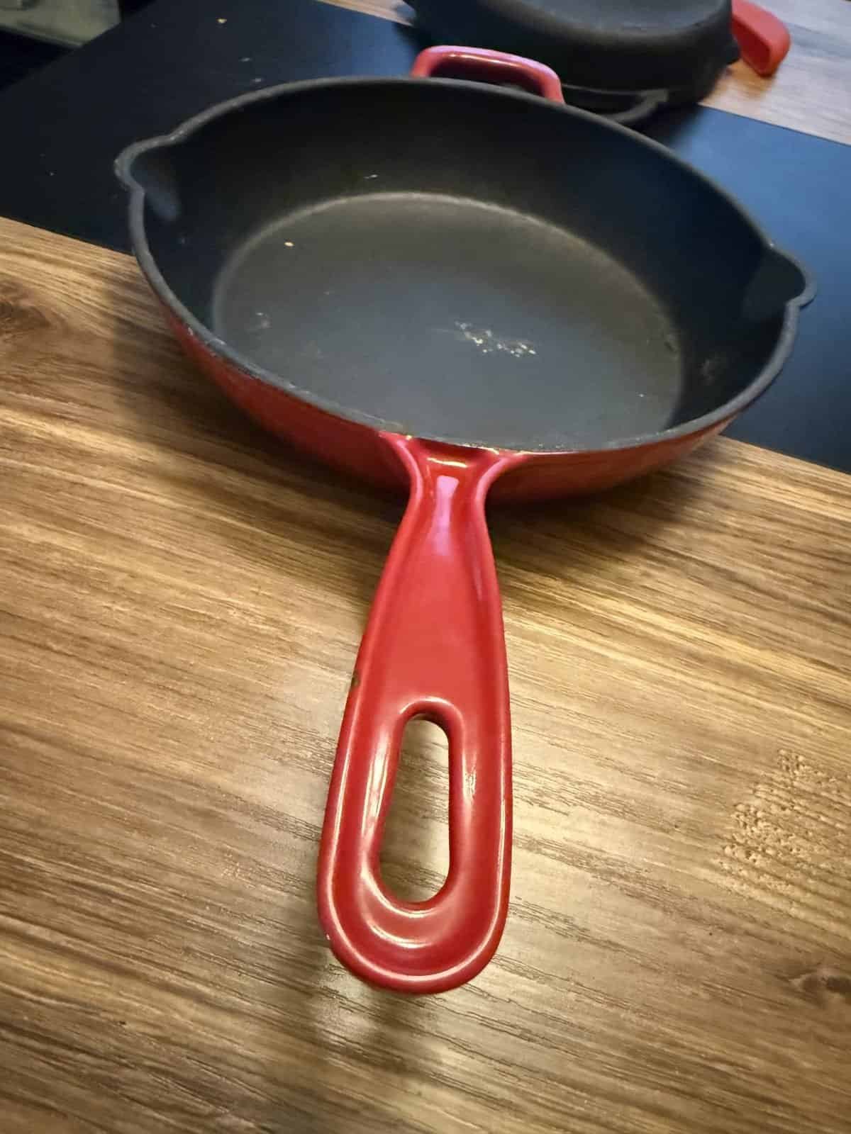 Cast Iron vs Stainless Steel: Which Pan Wins?