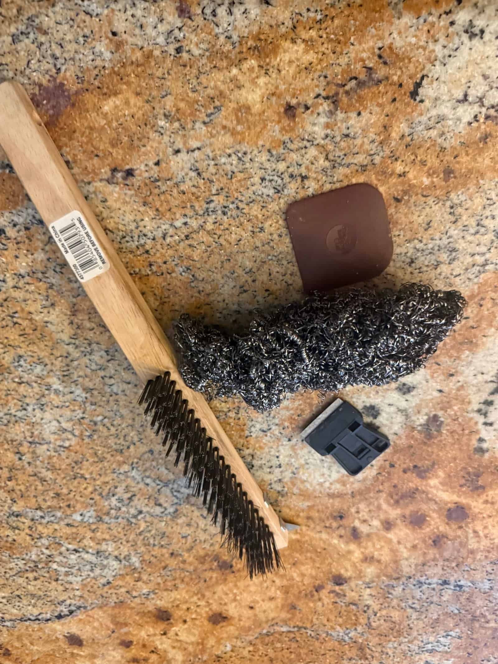 Chainmail vs Brush for Cast Iron: Which Cleans Better Without Stripping Seasoning