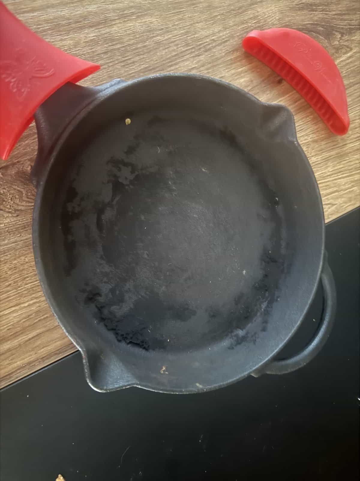 When Is a Cast Iron Skillet Beyond Repair? Signs to Look For