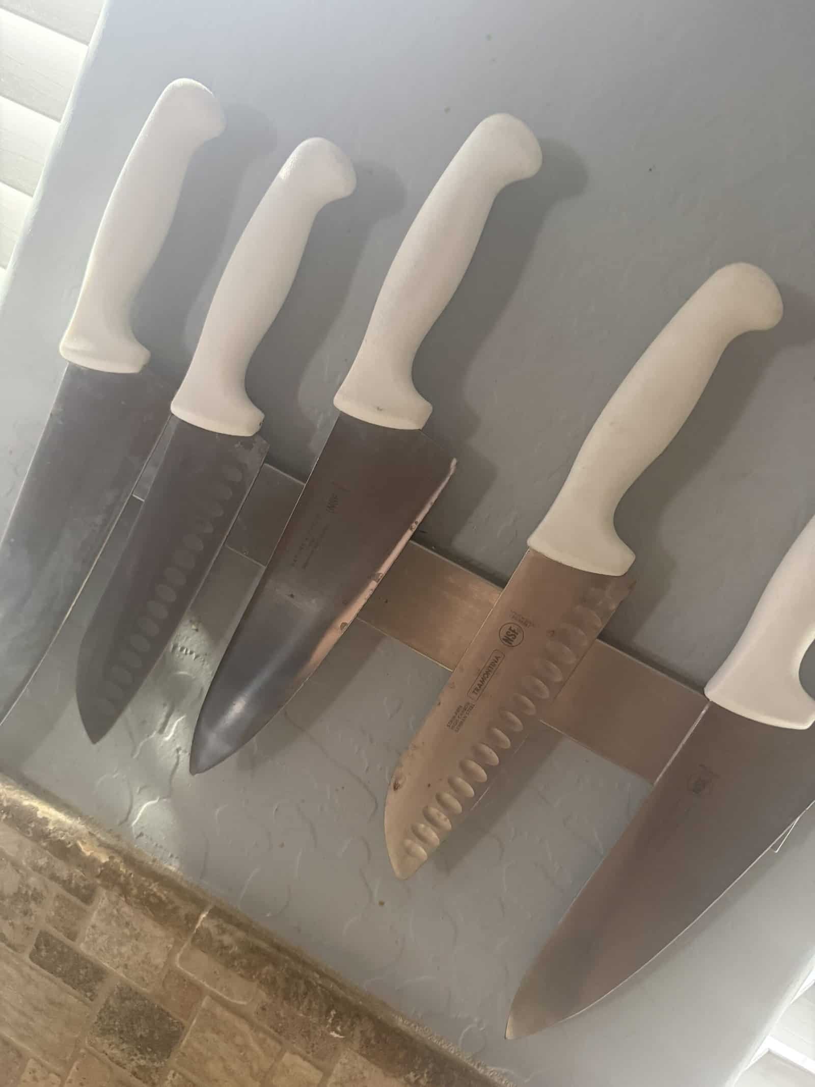 Stainless vs Carbon Steel Knives: The Maintenance Trade
