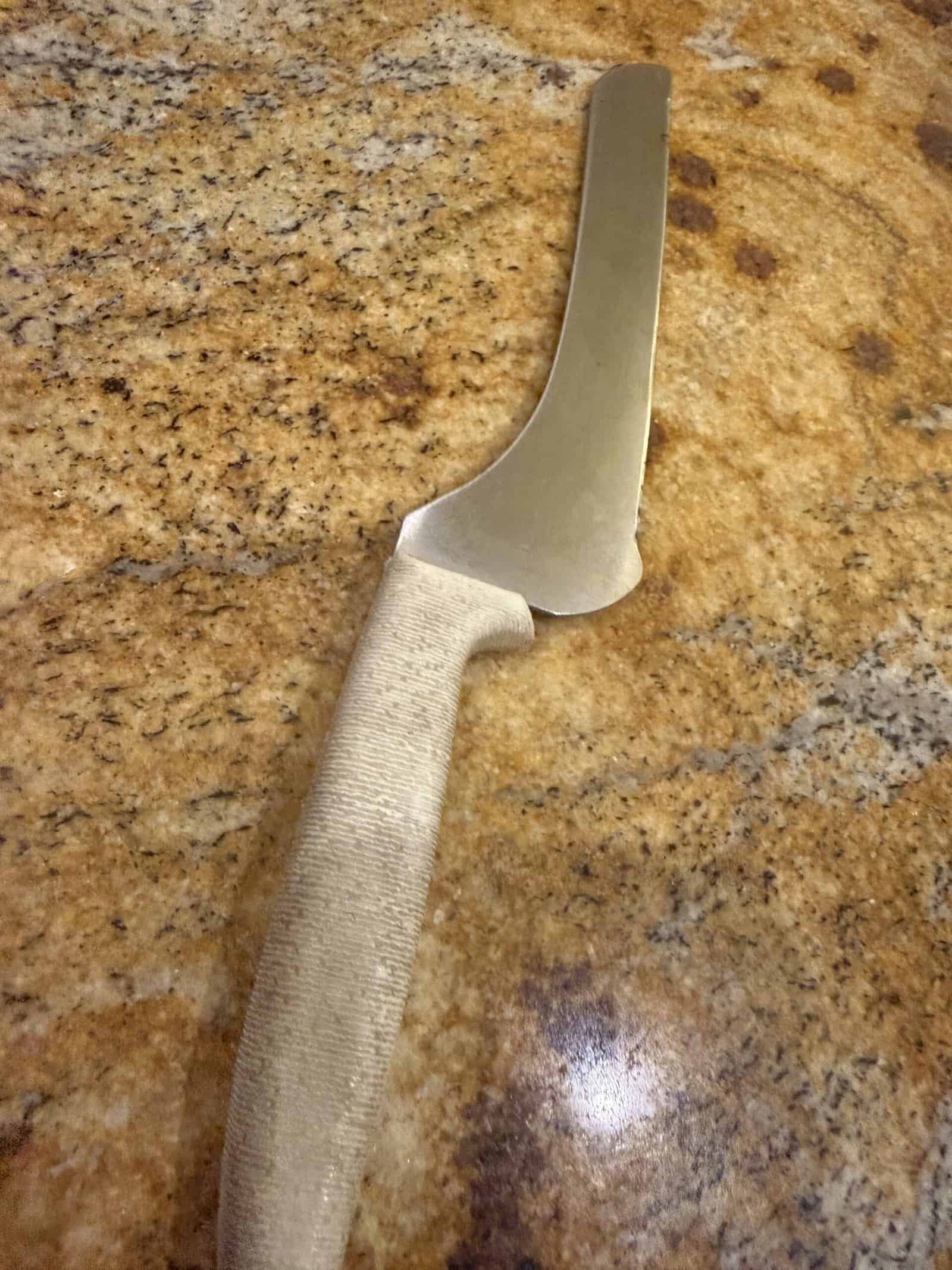 Best Bread Slicers and Guides in 2026: Machine Loaves Are the Awkward Ones