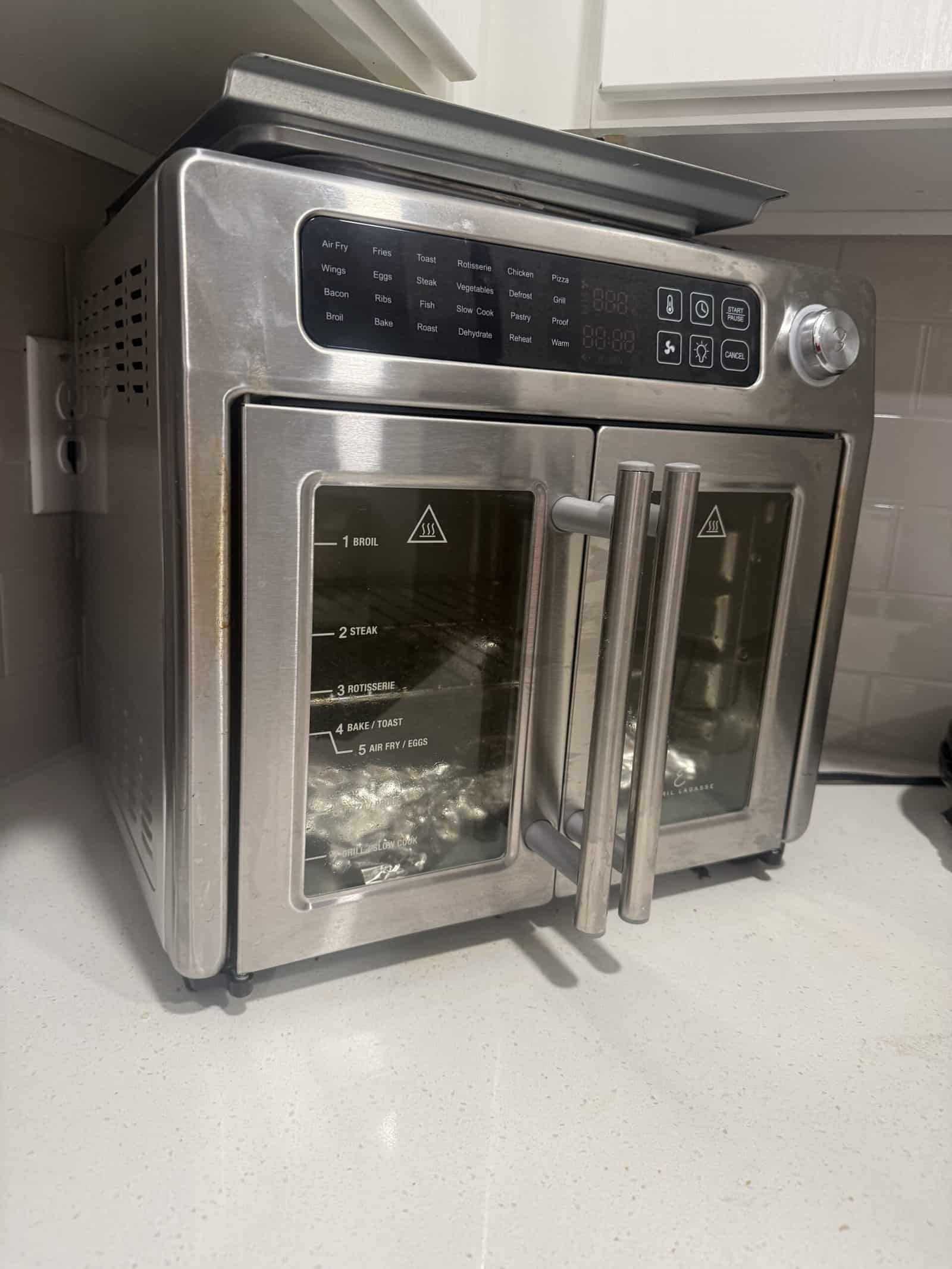 How Much Counter Space Does an Air Fryer Need: Footprint Plus Clearance