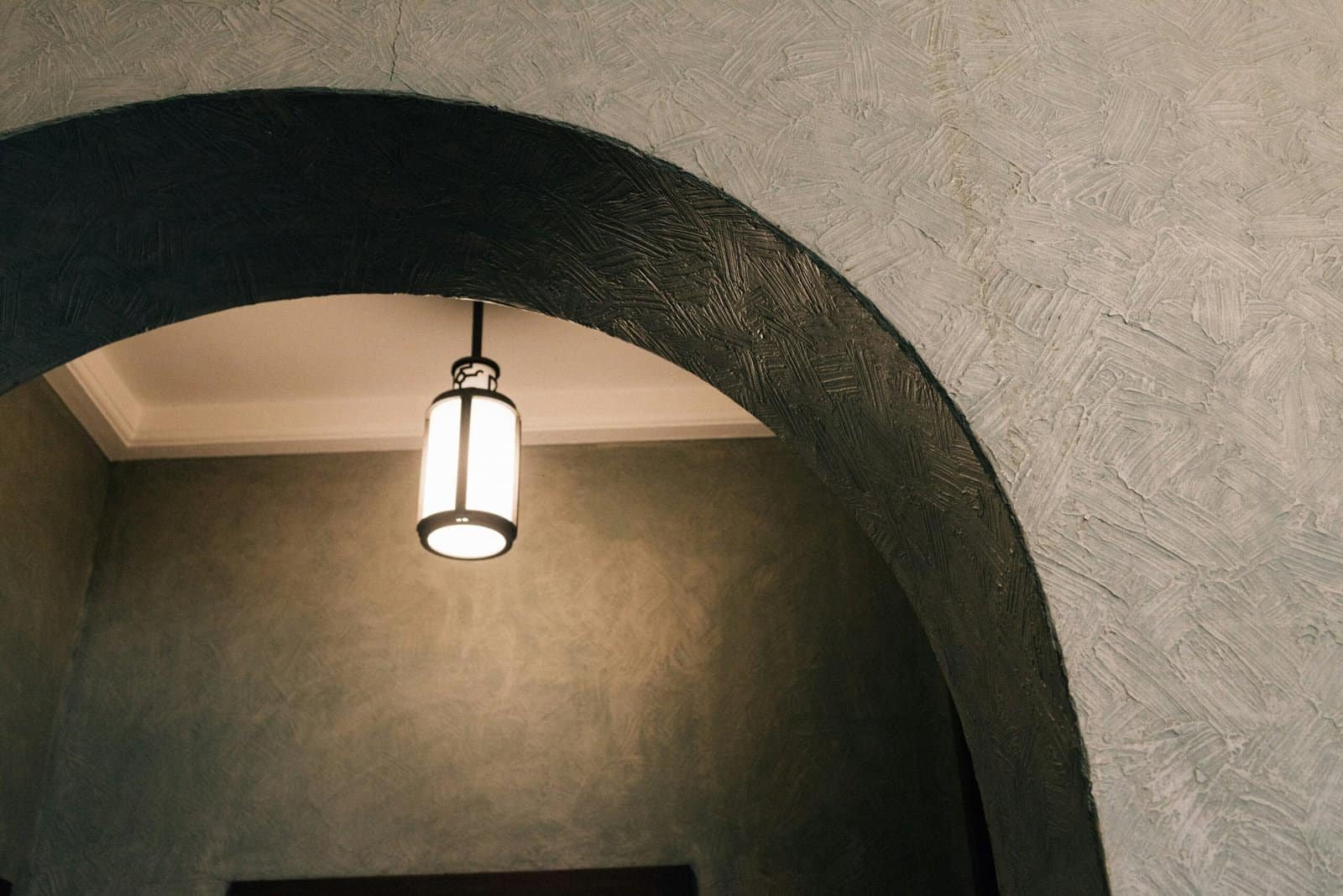 Best Entryway Lighting in 2026: Seeing Keys, Faces, and Steps After Dark