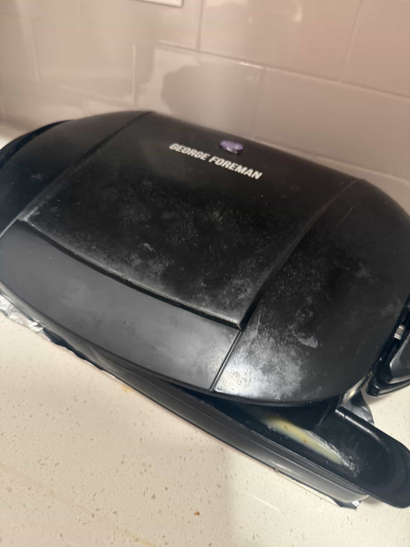 Why Does My Indoor Grill Smoke: Fat Drip, Plate Temperature, and Why Some Barely Smoke at All