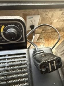 a plug for a deep fryer in home