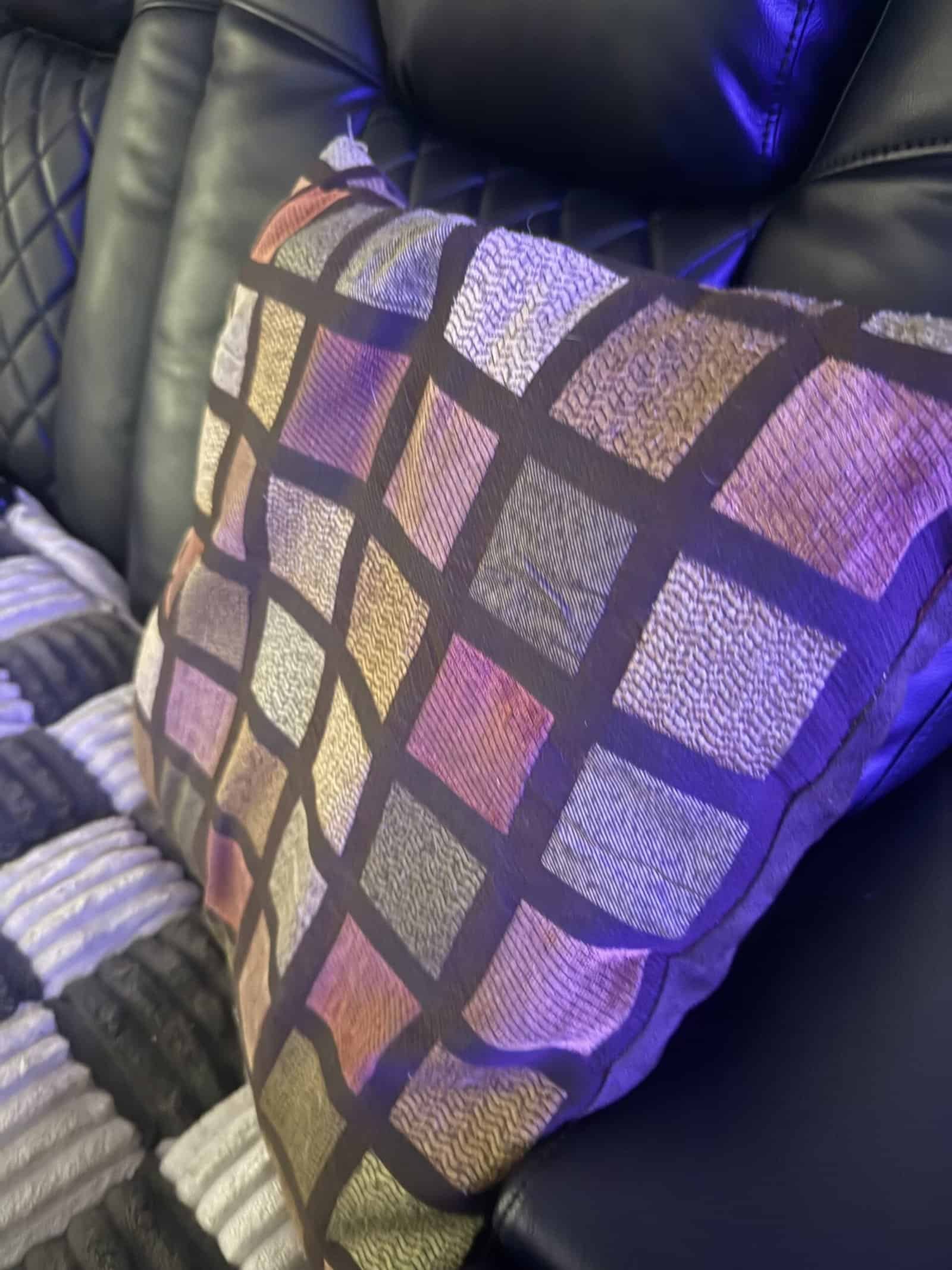Where Should You Put Throw Pillows When You Sit Down: Placement for Daily Use