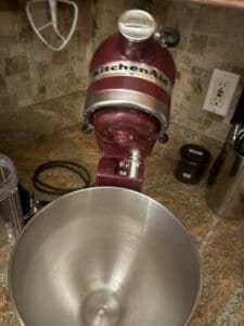 tilt head stand mixer with bowl for mixing