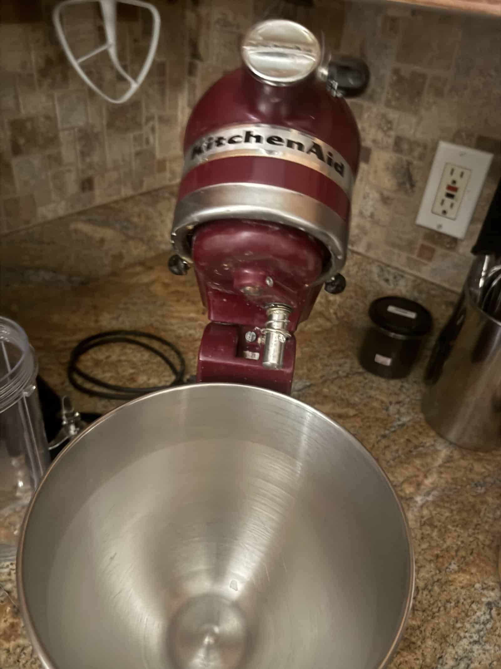 Tilt Head vs Bowl Lift Stand Mixer: Overhead Clearance, Capacity, and Which Suits a Home Kitchen