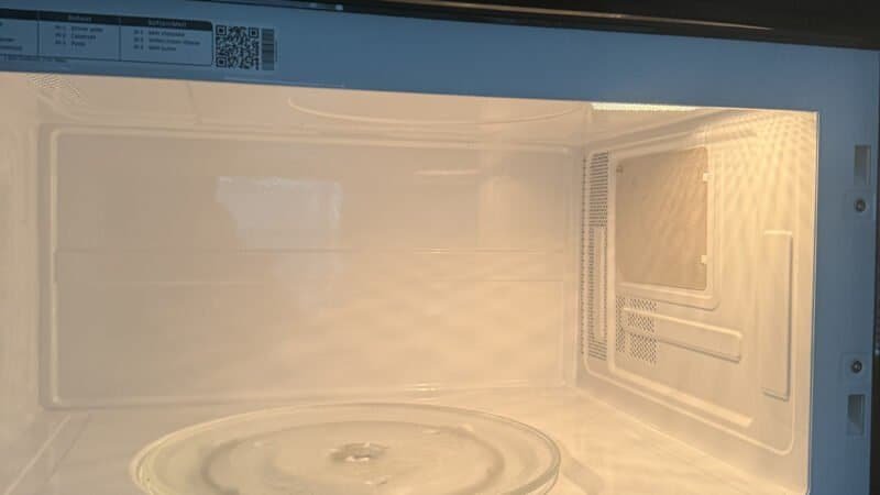 How to Clean a Microwave: Steam First, and Do Not Forget the Filters