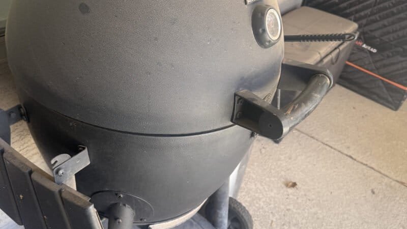 Do You Need a Heat Deflector for a Kamado Grill: Indirect Cooking Explained