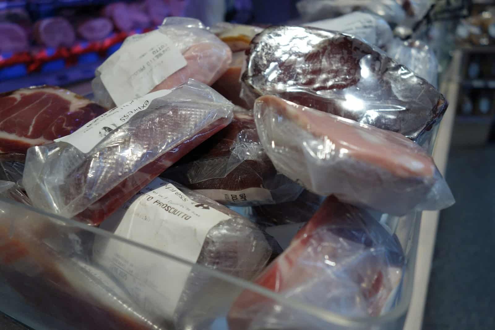 How Do You Package Food for the Freezer: Air Removal, Wrap Choices, and Headspace