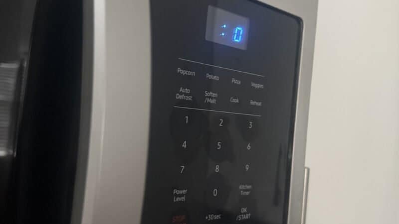 How Long Do Microwaves Last: What Fails, What Is Worth Fixing, and What Is Not