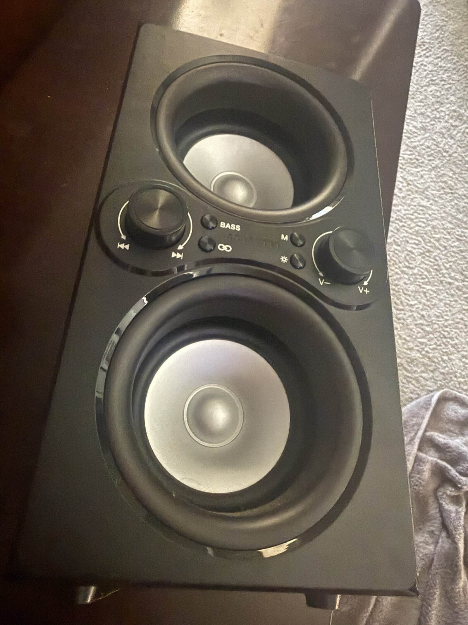 How Do You Clean a Bluetooth Speaker: Grille, Ports, and What to Keep Away From It