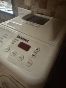 a list of features on bread machine