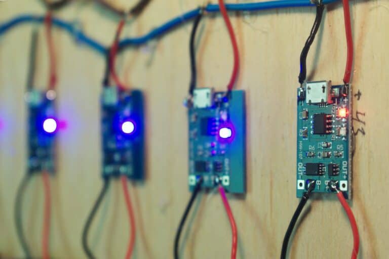 Battery Bank Wiring Calculator: What Series and Parallel Actually Change