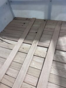 Staves chêne massif français 920 x 47 x 7 mm – 3e choix – palette 2848 pcs – KD