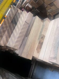 Lot de chutes de chêne massif – env. 2 m³ – KD 12%