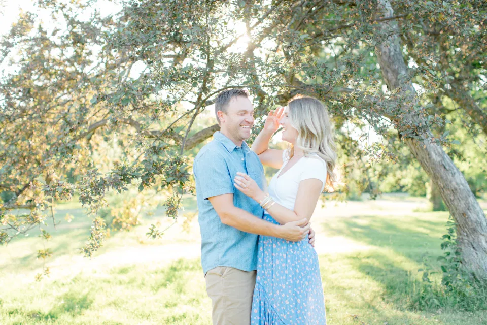 Sunset - Neutral Blue/White/Grey Engagement Session Outfit Inspiration -
Grey Loft Studio - Ottawa Engagement Session - Dominion Arboretum -
-Wedding Photographer Ottawa - Wedding Photo Ottawa - Ottawa Wedding Videographer - Ottawa Wedding Photography & Videography - Ottawa Photo Studio
