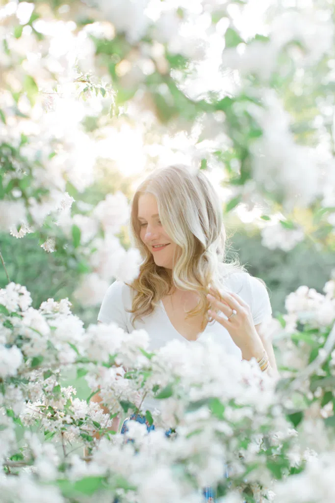 Sunset - Neutral Blue/White/Grey Engagement Session Outfit Inspiration -
Grey Loft Studio - Ottawa Engagement Session - Dominion Arboretum -
-Wedding Photographer Ottawa - Wedding Photo Ottawa - Ottawa Wedding Videographer - Ottawa Wedding Photography & Videography - Ottawa Photo Studio