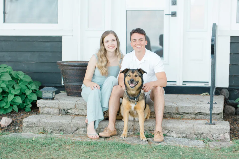 Ideas for what to wear for Engagement Photography, Modern Engagement Session Inspiration Wardrobe Ideas. Unsure of what to wear for your engagement photos, we've got you! Romantic blue Romper and neutral Shirts and polo. Boat Shoes and Flip Flops. Engagement in Gananoque. Grey Loft Studio is Ottawa's Wedding and Engagement Photographer Videographer for Real couples, showcasing photos that are modern, bright, and fun.
