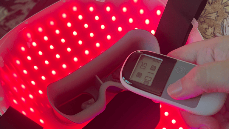 How to Use an LED Face Mask at Home (A Beginner’s Guide)