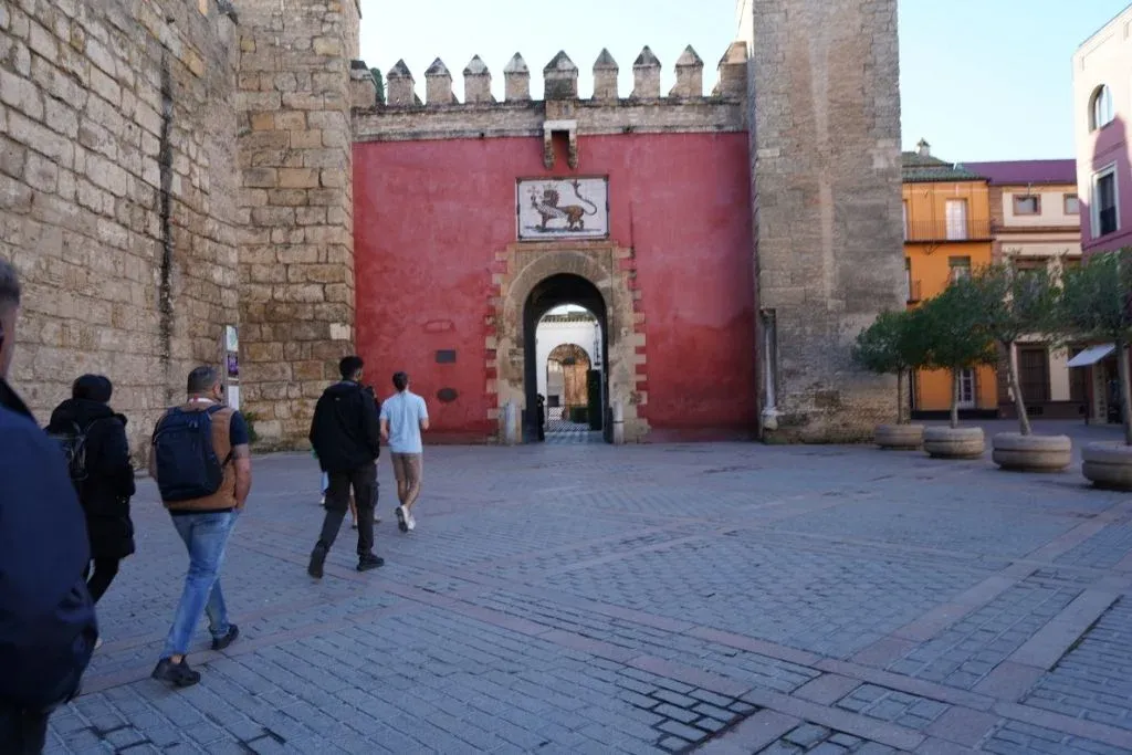 Visit Alcázar Seville Without Crowds | 2026 Guide