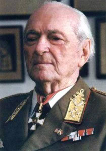 Király Béla, vezérezredes, hadtörténész, politikus