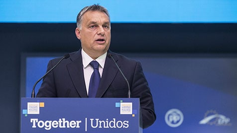 Madrid, 2015. október 22. A Miniszterelnöki Sajtóiroda által közreadott képen Orbán Viktor miniszterelnök beszédet mond az Európai Néppárt (EPP) madridi tisztújító kongresszusának második napján 2015. október 22-én. MTI Fotó: Miniszterelnöki Sajtóiroda / Szecsődi Balázs