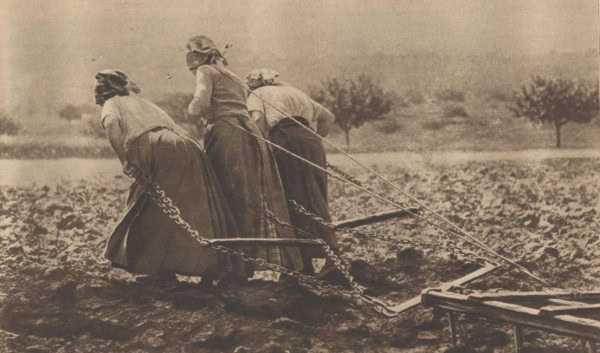 Parasztasszonyok munka közben. Forrás: wikimedia.org