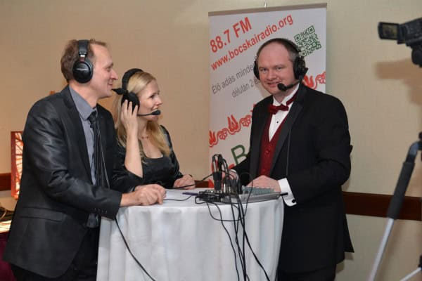 Várnagy Andrea és Farkas Zsolt interjú közben. Fotó: Dávid Csaba