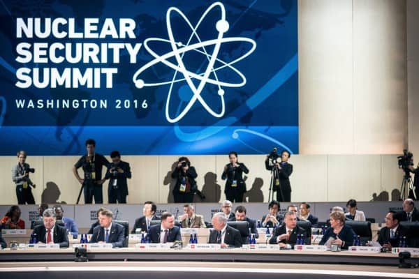 Washington, 2016. április 1. A Miniszterelnöki Sajtóiroda által közreadott képen Orbán Viktor miniszterelnök (j3) a nukleáris biztonságról tartott csúcsértekezleten Washingtonban 2016. április 1-jén, a kétnapos tanácskozás második napján. MTI Fotó: Miniszterelnöki Sajtóiroda / Szecsõdi Balázs