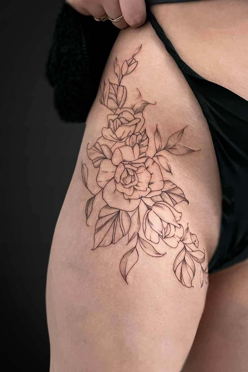 Royal Tattoo| Fineline tattoo| Rose tattoo| Tattoos for women| Fineline tattoo of roses and leaves