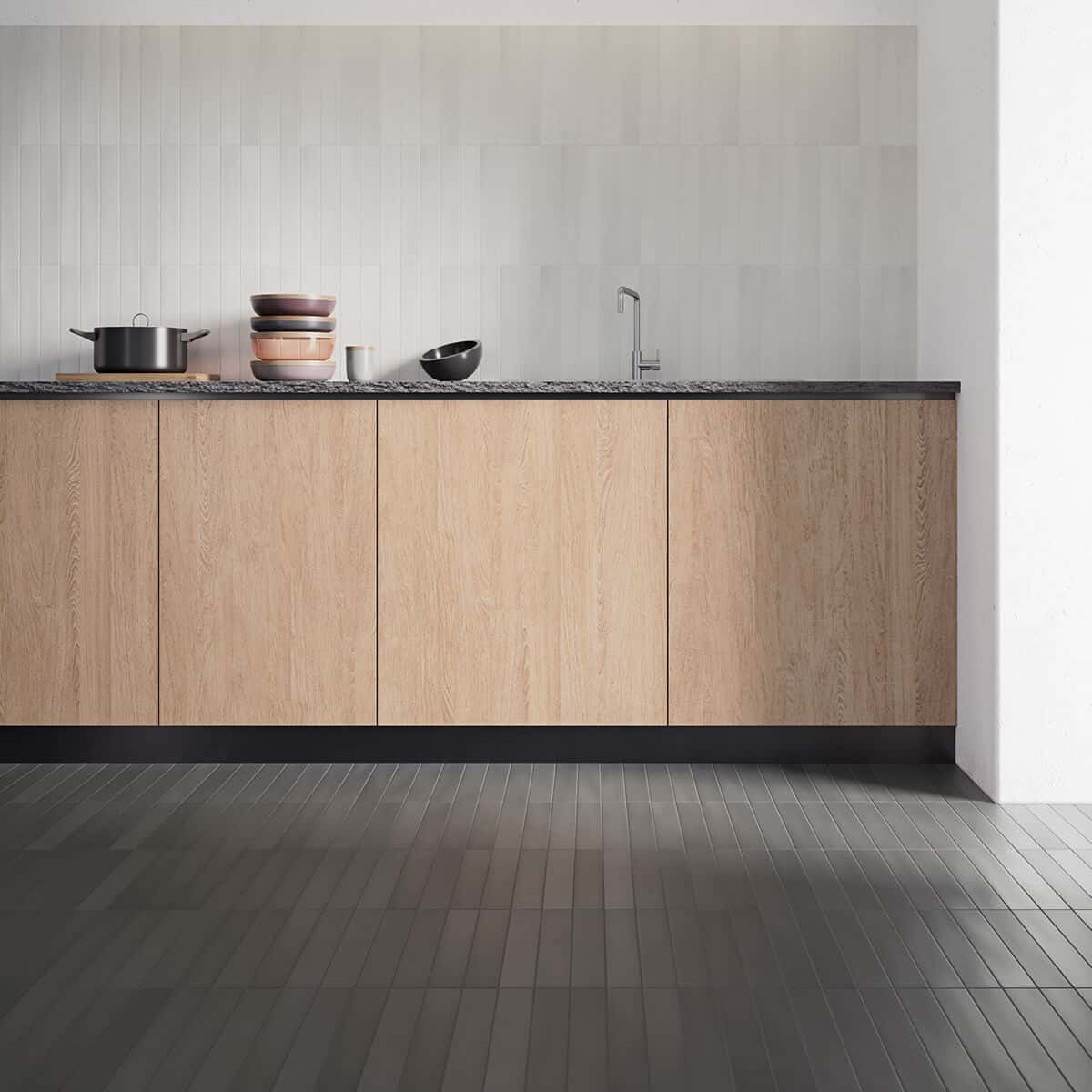 Fliese Lema Stone an der Wand und Lema Mud auf dem Boden