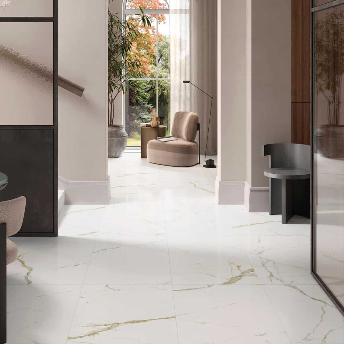 Weisse Marmor Bodenfliese im Wohnzimmer