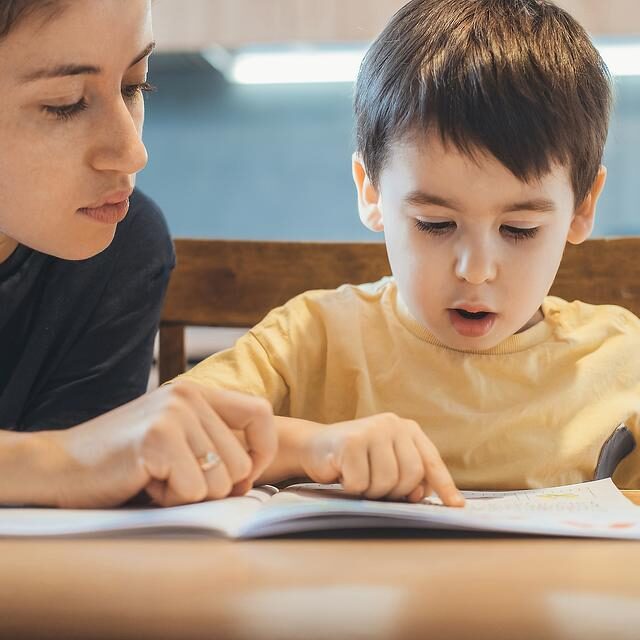 Help your struggling reader at home.