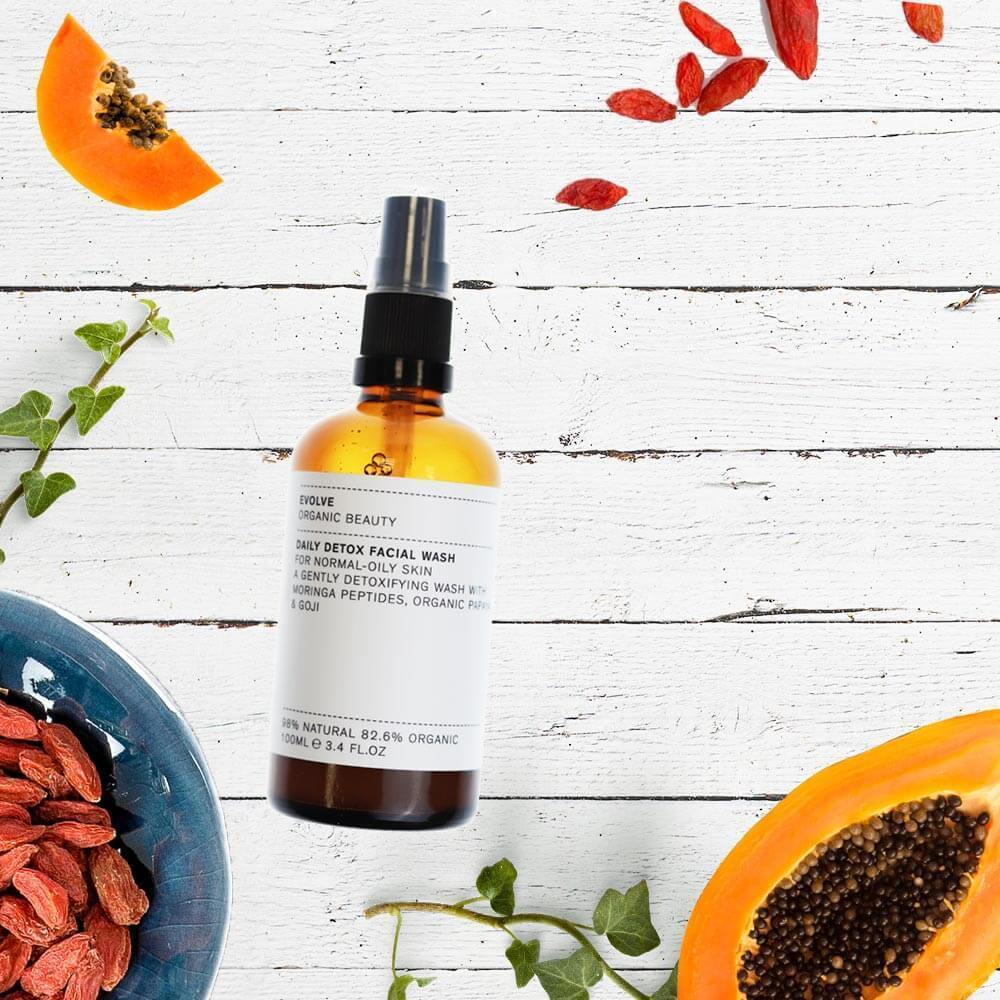 evolve daily detox face wash bij tAK