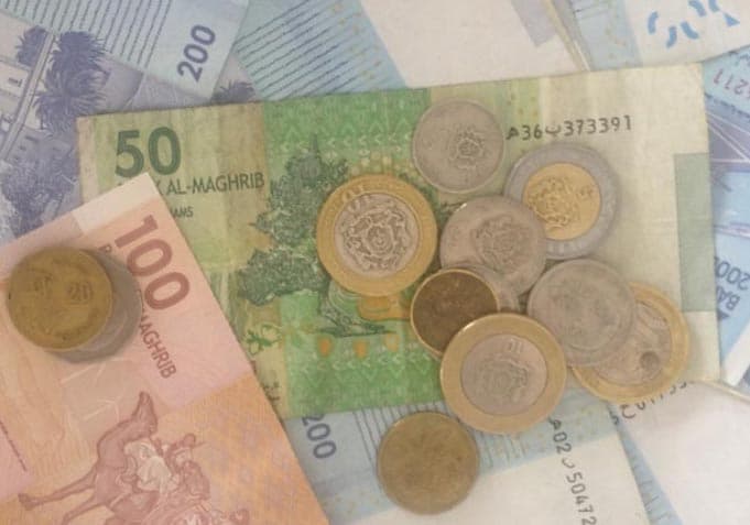 cambiar dinero dirhams marruecos