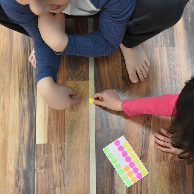 The Inspired Treehouse - Physical games for kids are a great way to get little ones engaged in their learning!  This whole-body movement game is perfect for kids of all ages.