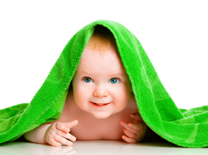 The Inspired Treehouse - Learn more about baby milestones - how babies develop and move from 0 to 12 months.