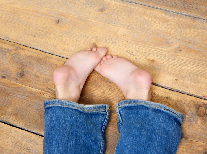 The Inspired Treehoue - These 10 ideas are the perfect way to show little ones that going barefoot can be tons of fun!