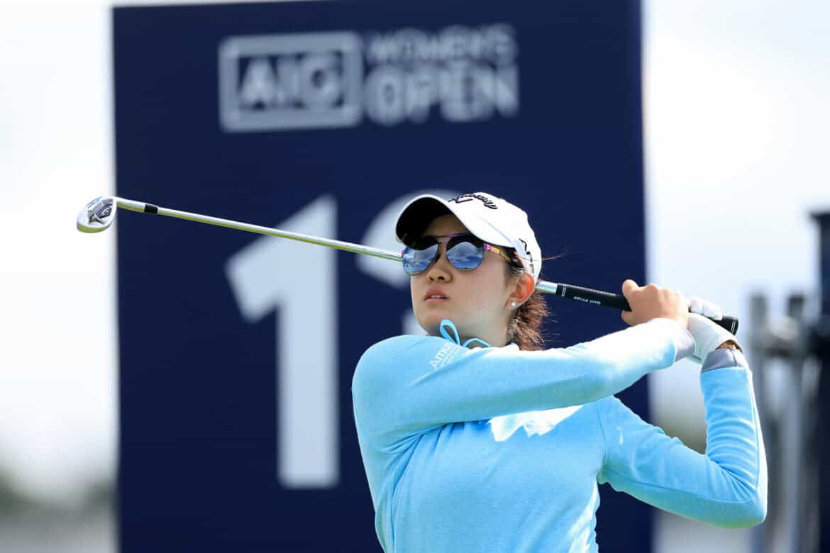 Rose Zhang turns pro